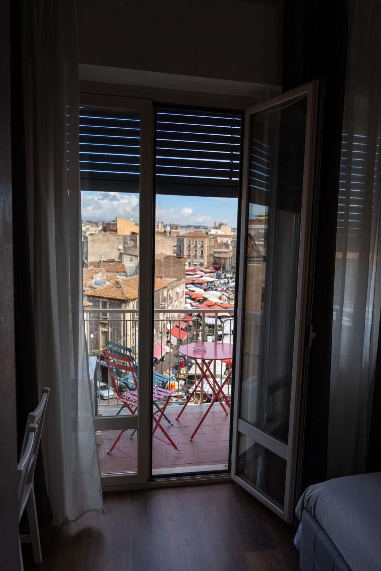 B&B I Miti Dell Etna Catania Centro Vicino Il Duomo Luaran gambar