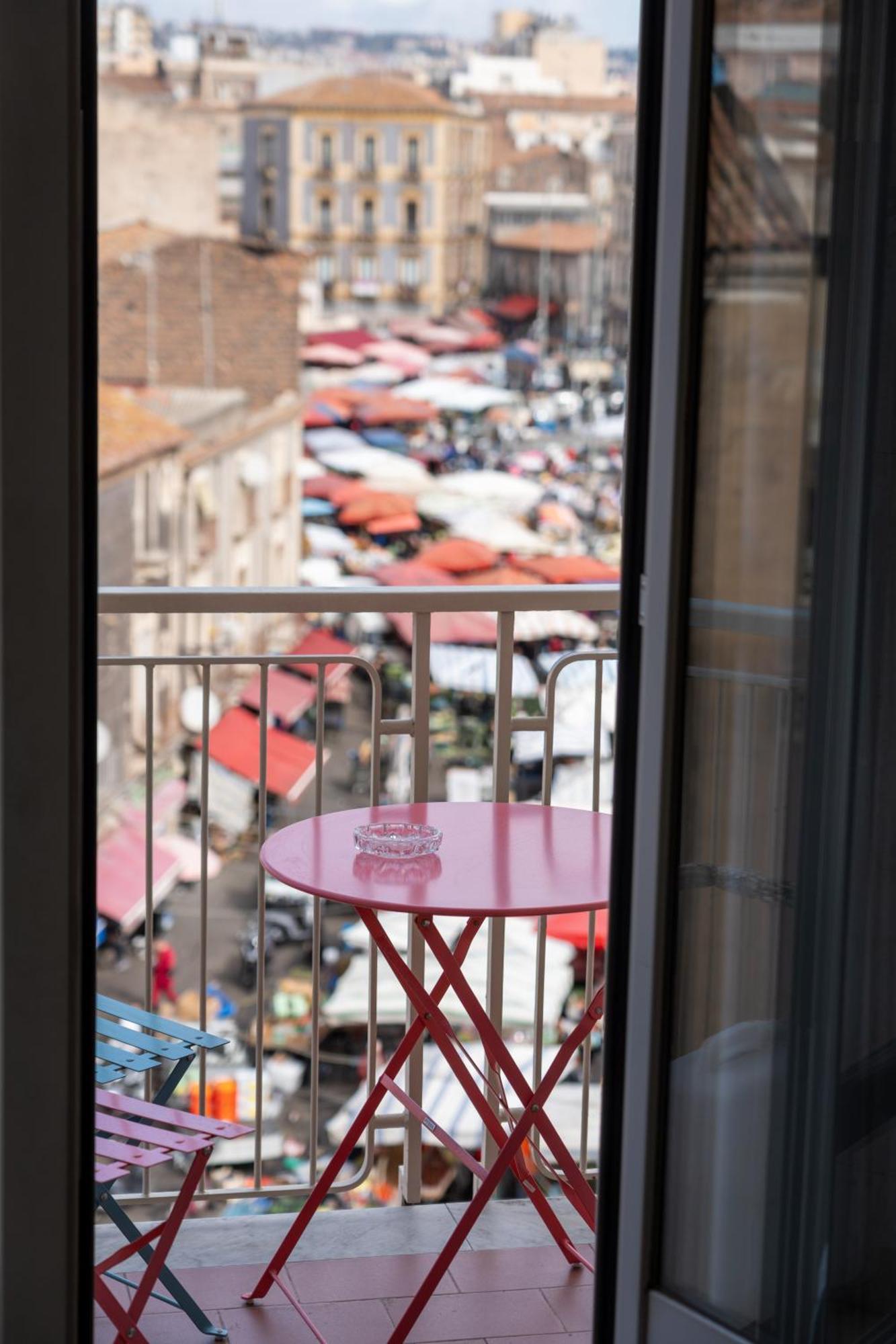 B&B I Miti Dell Etna Catania Centro Vicino Il Duomo Luaran gambar